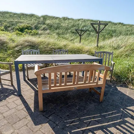 10 Person In Harboore Feriehus *