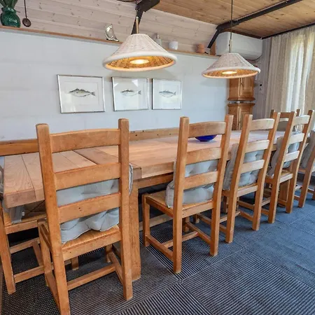 10 Person In Harboore Feriehus *